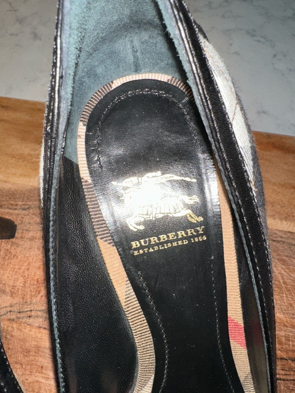 Burberry Black Plaid Leather Heels with Bow Detail - Picture 3 of 6